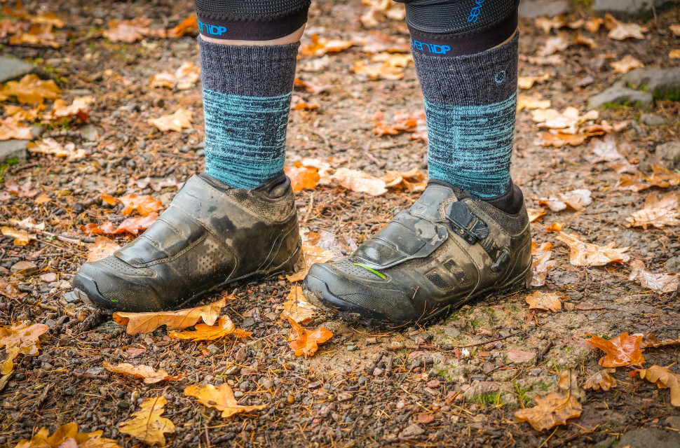 Shimano ME7 clipless trail shoes review off road.cc